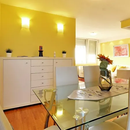 Apartment Bella Art *