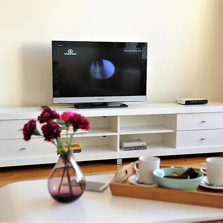 Bella Art Apartment